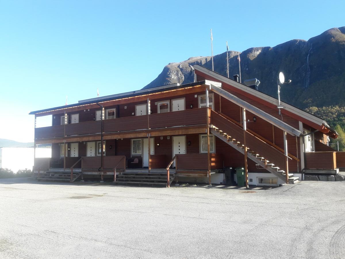 Ridderkroa Tresfjord Motel Esterno foto